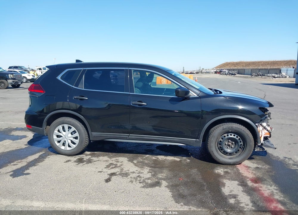 2017 NISSAN ROGUE VIN: 5N1AT2MV6HC730272