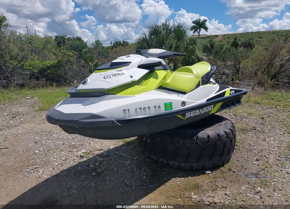 2017 SEADOO --- VIN: YDV36104K617