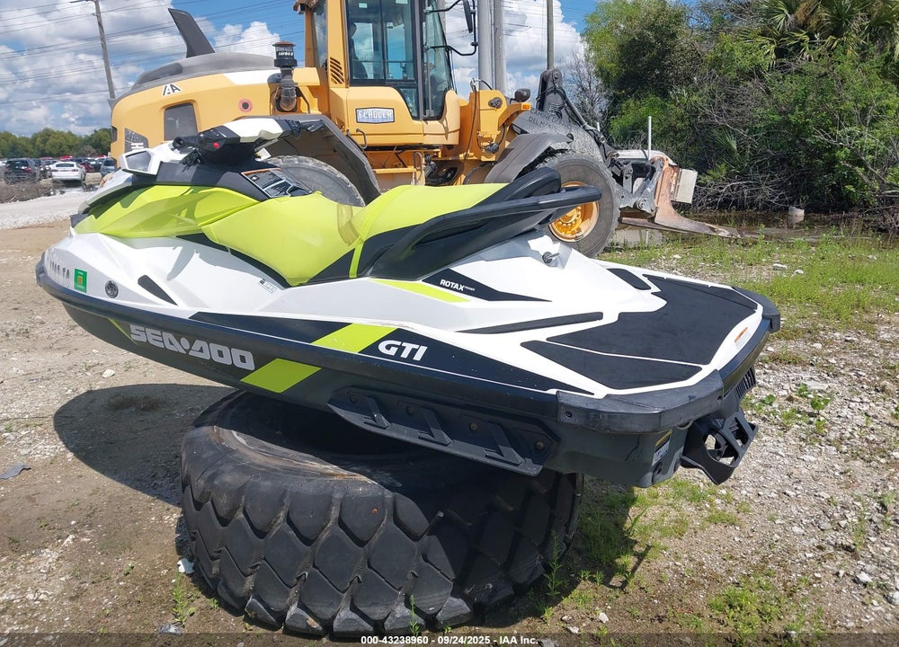 2017 SEADOO --- VIN: YDV36104K617