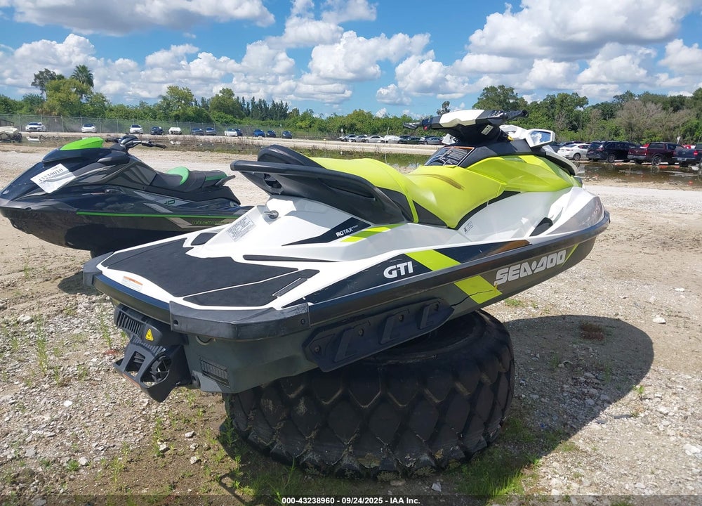 2017 SEADOO --- VIN: YDV36104K617