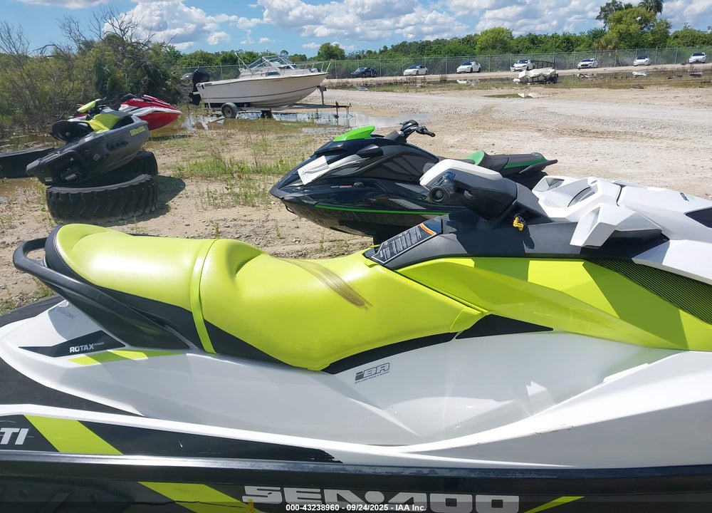 2017 SEADOO --- VIN: YDV36104K617