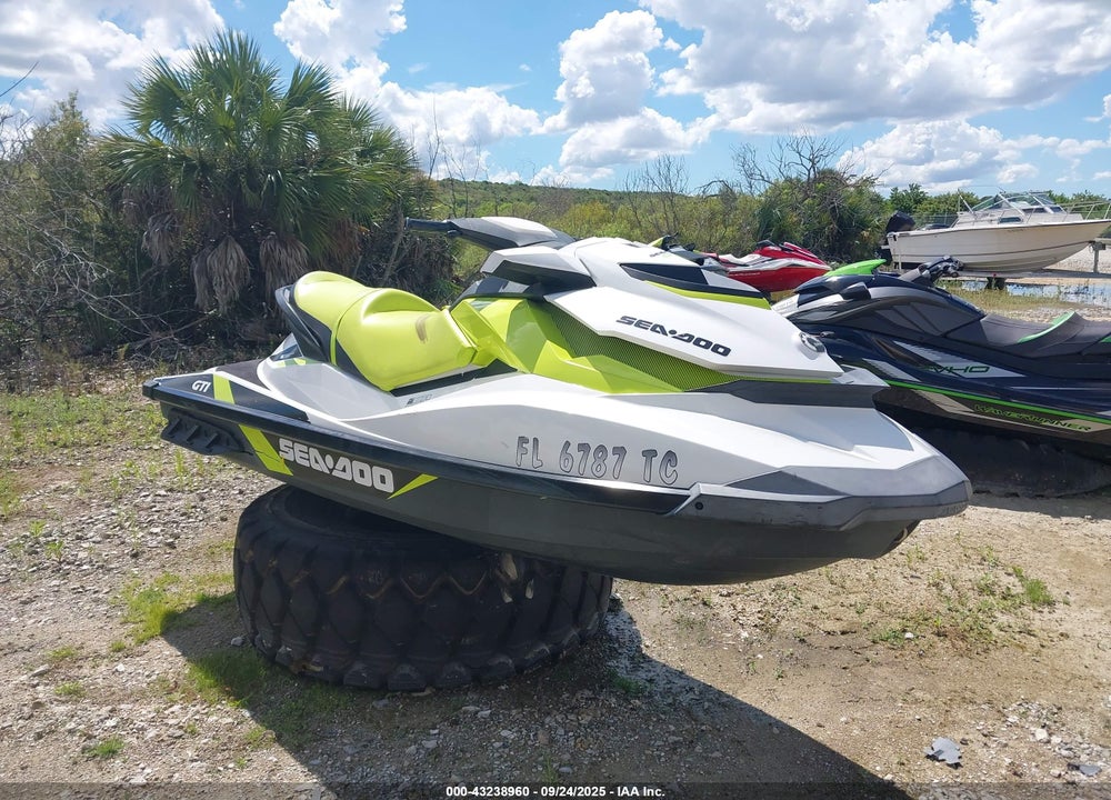 2017 SEADOO --- VIN: YDV36104K617