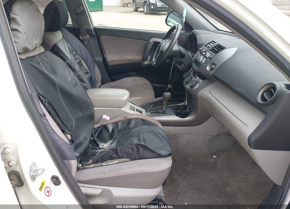 2008 TOYOTA RAV4 VIN: JTMBD33V186081637