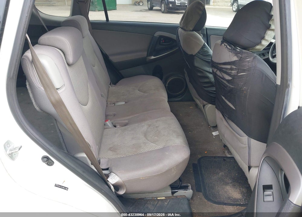 2008 TOYOTA RAV4 VIN: JTMBD33V186081637