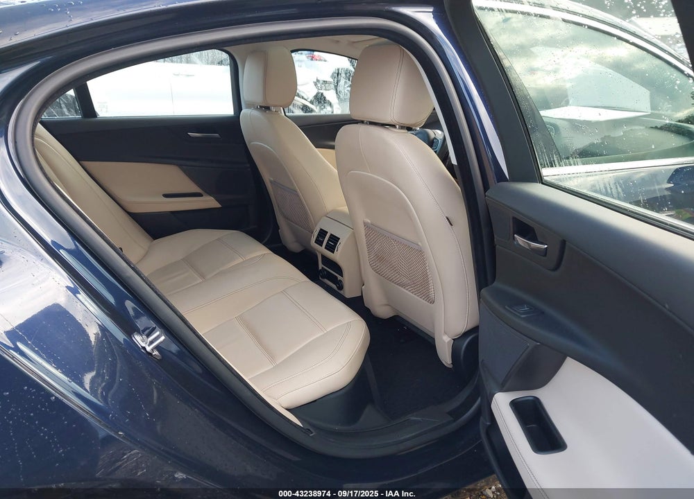 2018 JAGUAR XE VIN: SAJAE4FX1JCP20118
