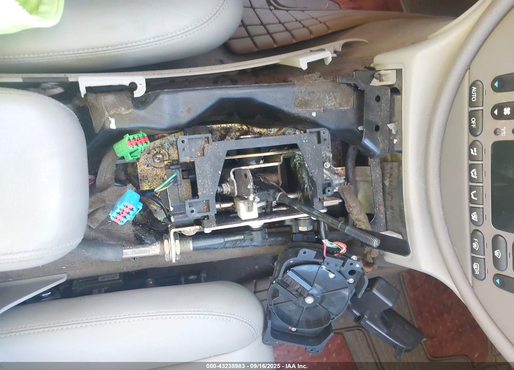2001 JAGUAR S-TYPE 4.0L V8 VIN: SAJDA01P81GM02644