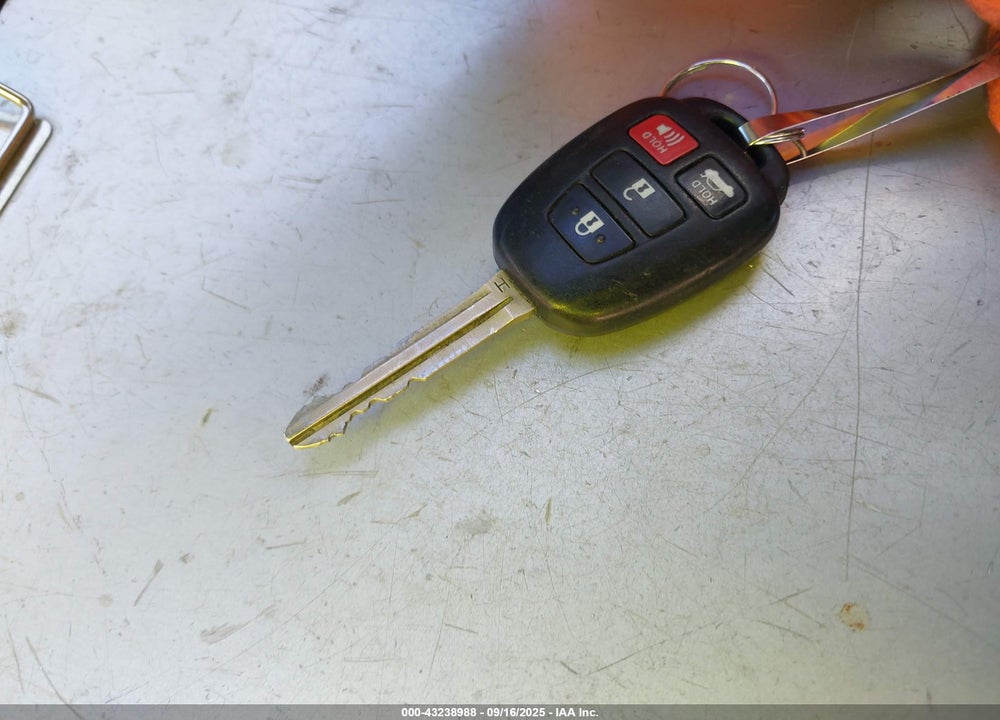 2015 TOYOTA COROLLA VIN: 5YFBURHE1FP185014