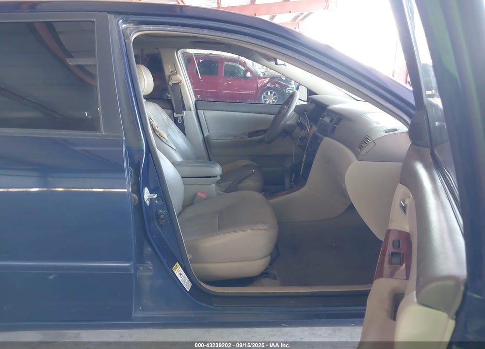 2005 TOYOTA COROLLA LE VIN: 1NXBR30E75Z468007