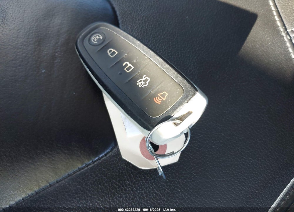 2015 FORD FOCUS VIN: 1FADP3N21FL228479