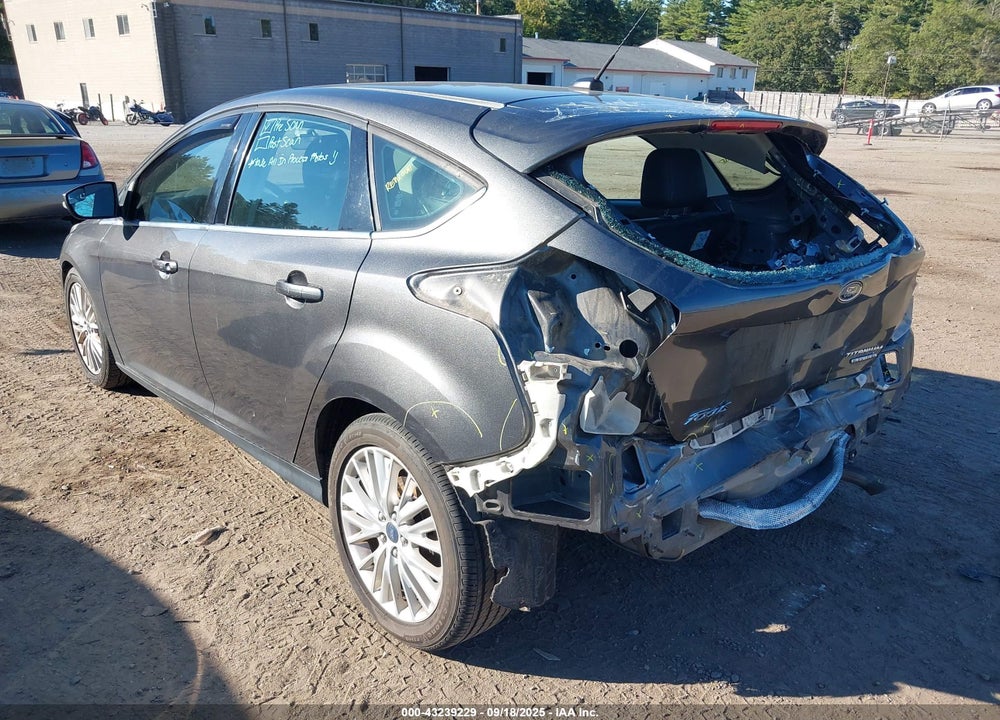 2015 FORD FOCUS VIN: 1FADP3N21FL228479
