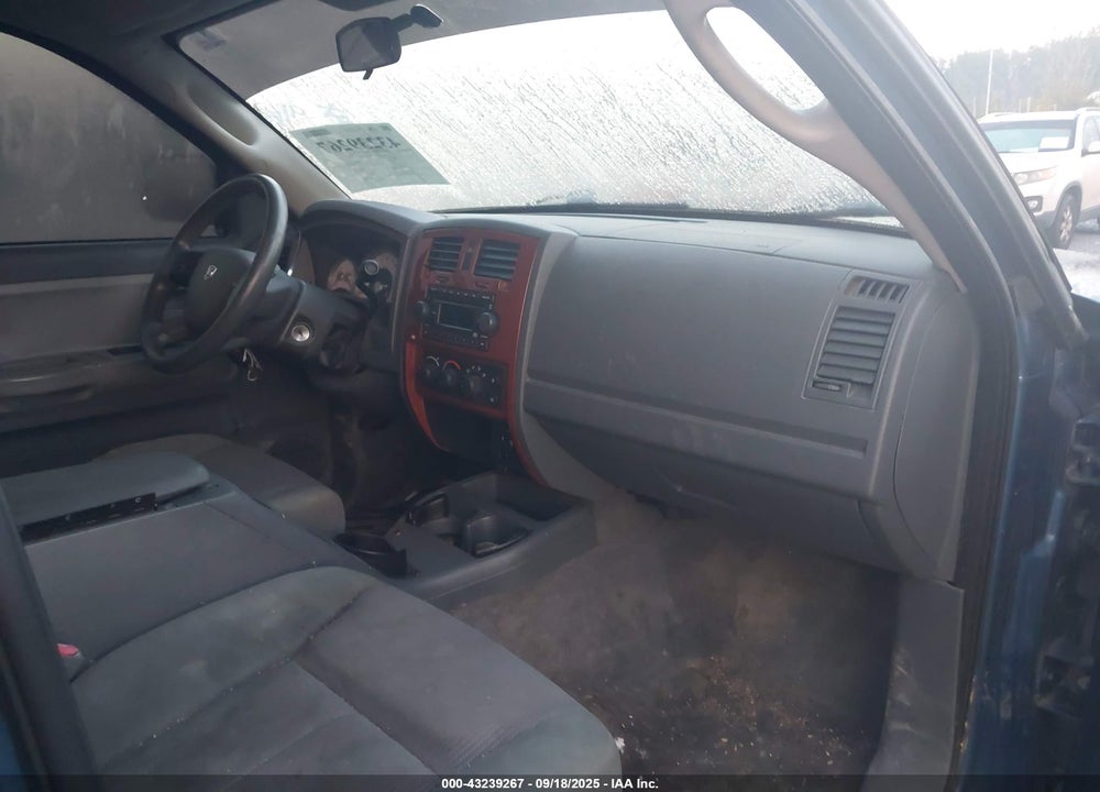 2005 DODGE DAKOTA SLT VIN: 1D7HW48N05S339156