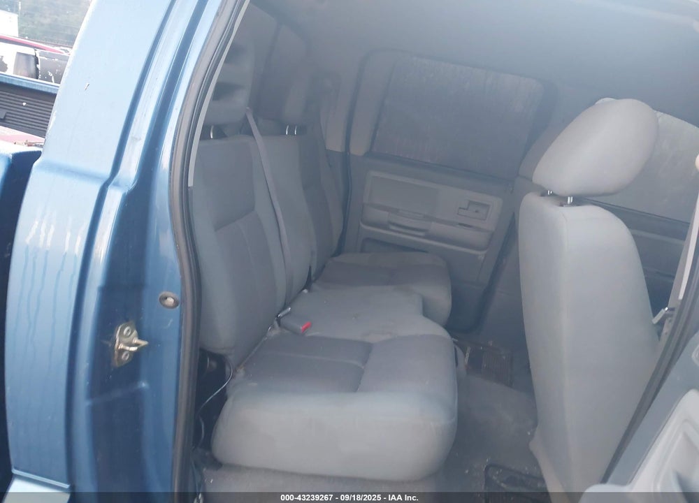 2005 DODGE DAKOTA SLT VIN: 1D7HW48N05S339156