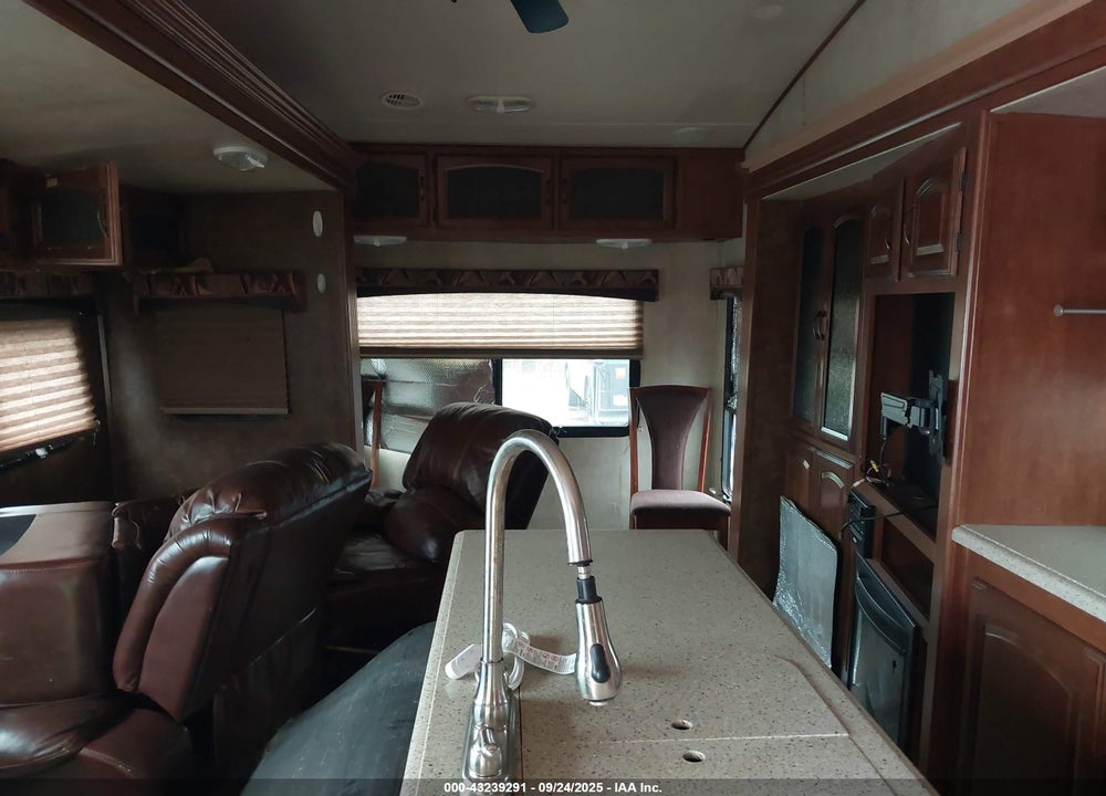 2013 FOREST RIVER V CROSS 325VRL VIN: 4X4FVCJ22DU101658