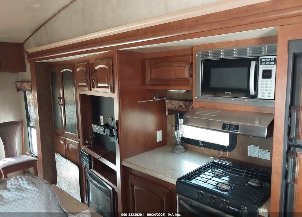 2013 FOREST RIVER V CROSS 325VRL VIN: 4X4FVCJ22DU101658