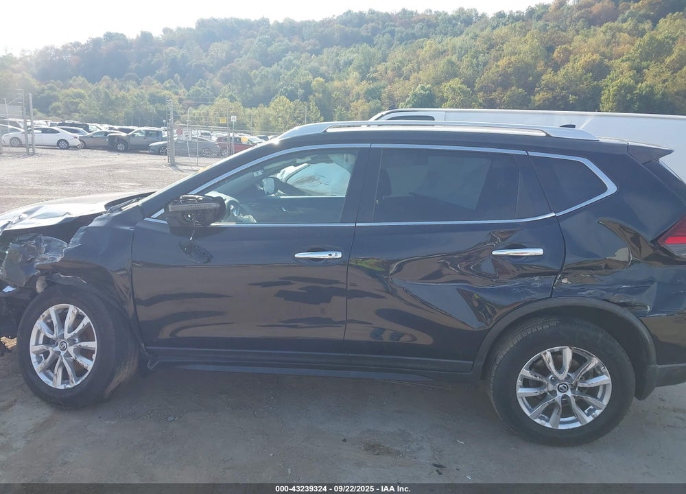 2017 NISSAN ROGUE SV VIN: KNMAT2MV2HP539946