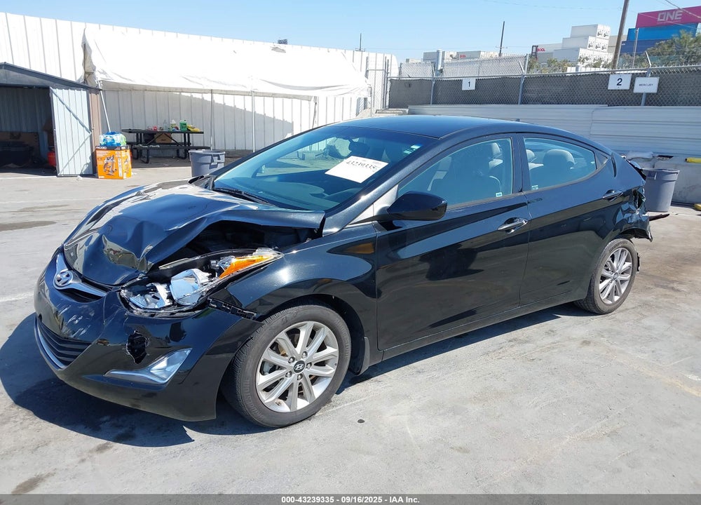 2016 HYUNDAI ELANTRA VIN: 5NPDH4AE5GH670636
