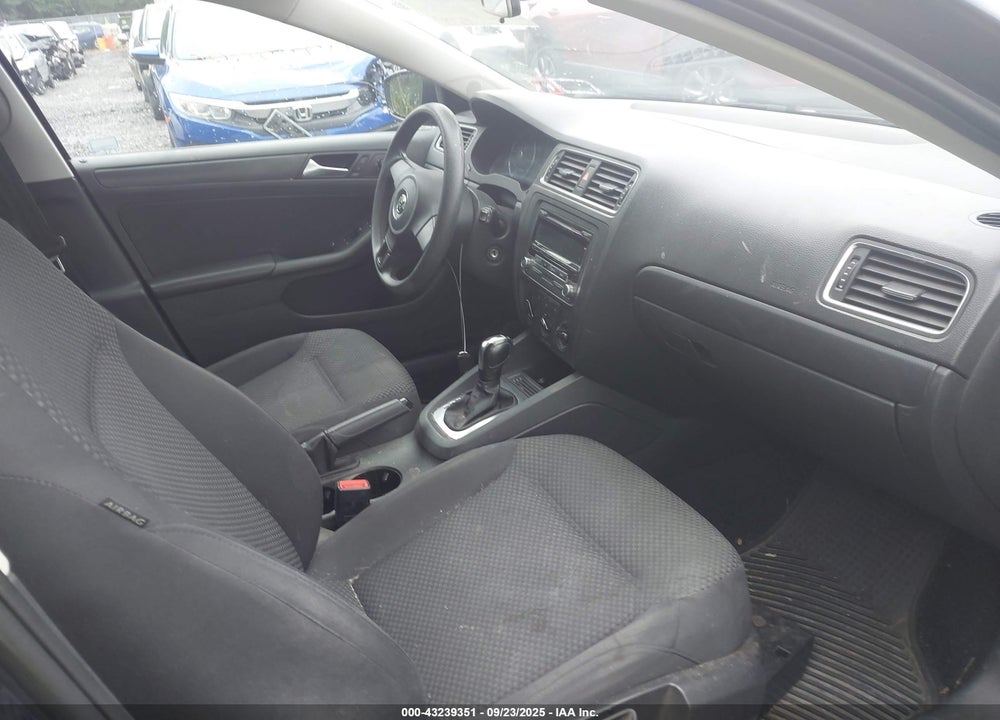 2014 VOLKSWAGEN JETTA VIN: 3VWLL7AJ4EM281323