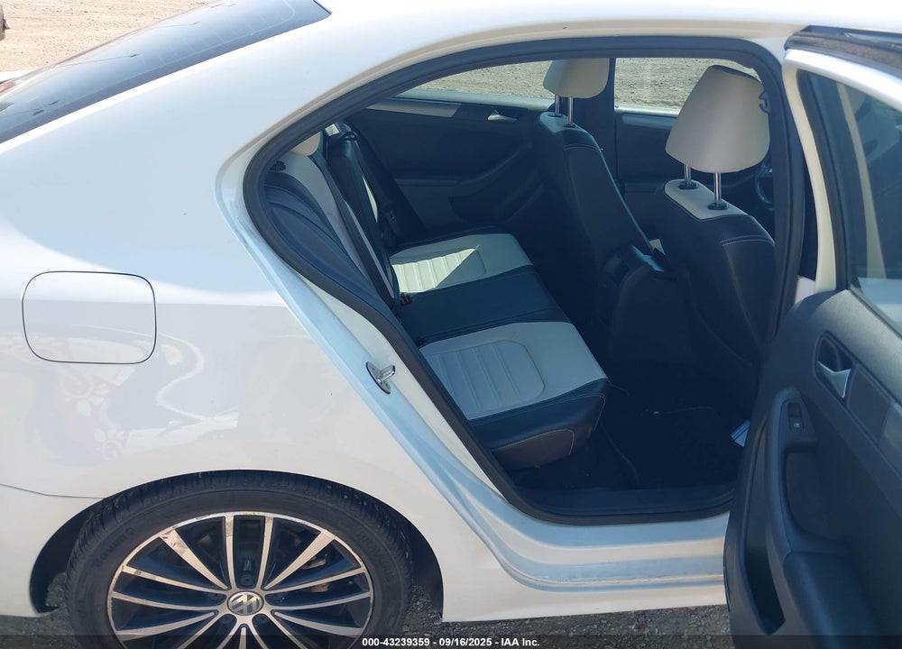 2016 VOLKSWAGEN JETTA VIN: 3VWD17AJ5GM394887