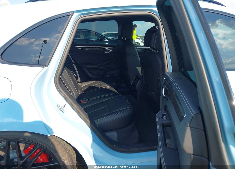 2024 PORSCHE MACAN GTS VIN: WP1AF2A51RLB56857