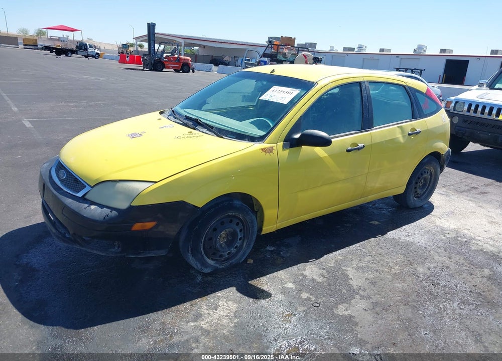 2005 FORD FOCUS ZX5 VIN: 3FAFP37N15R123358