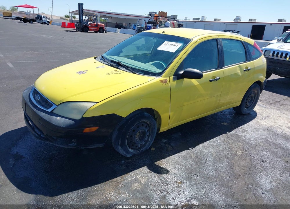 2005 FORD FOCUS ZX5 VIN: 3FAFP37N15R123358