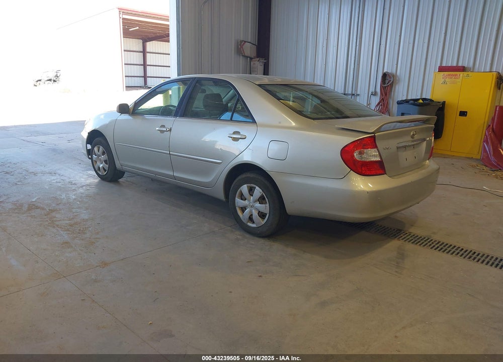 2002 TOYOTA CAMRY LE VIN: JTDBE32K820102885
