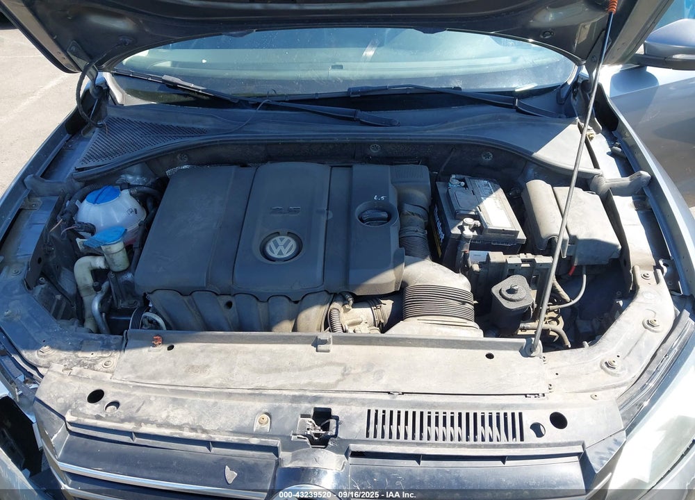 2012 VOLKSWAGEN PASSAT 2.5L SE VIN: 1VWBP7A30CC015393