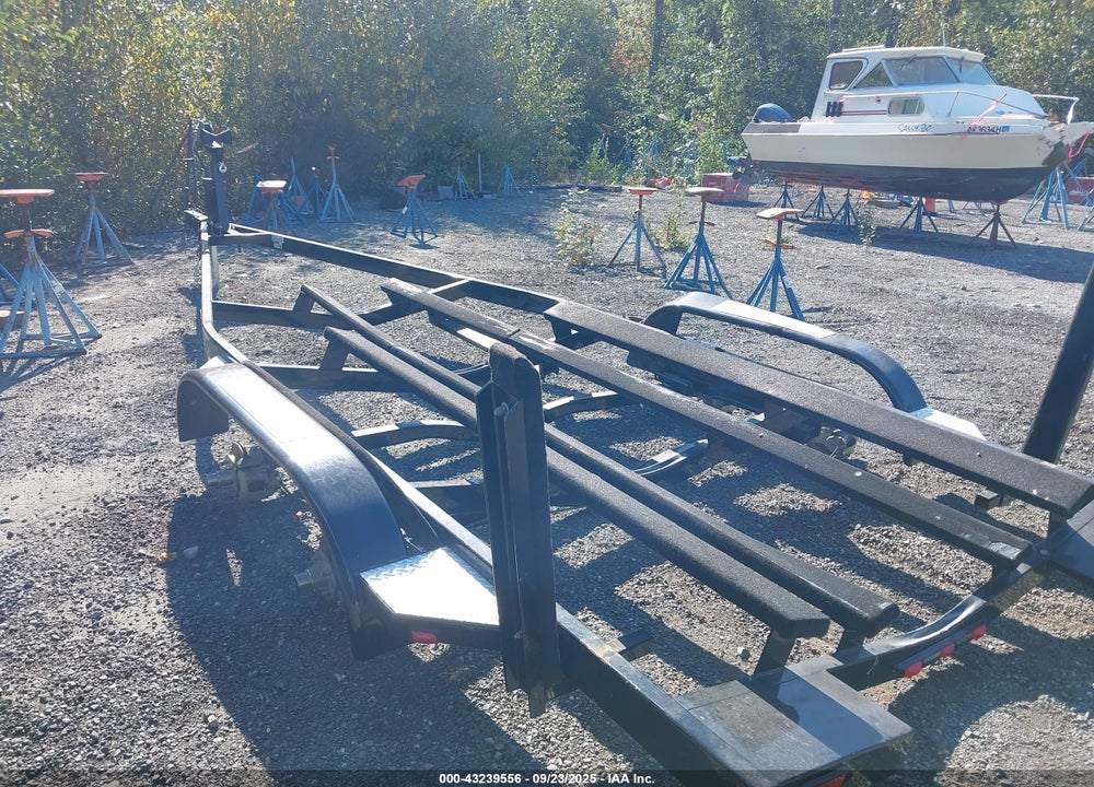 2018 TRAILER BOAT VIN: 4FBBC2324J1023902