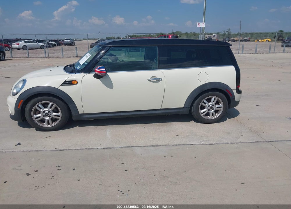 2012 MINI COOPER CLUBMAN VIN: WMWZF3C51CT190356