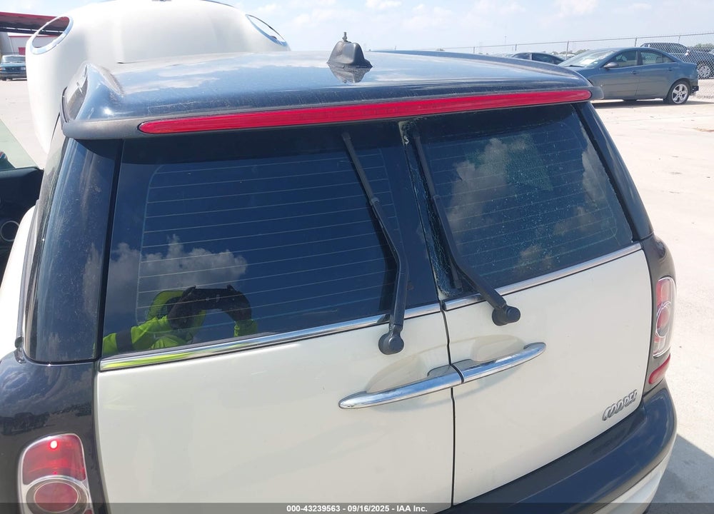 2012 MINI COOPER CLUBMAN VIN: WMWZF3C51CT190356