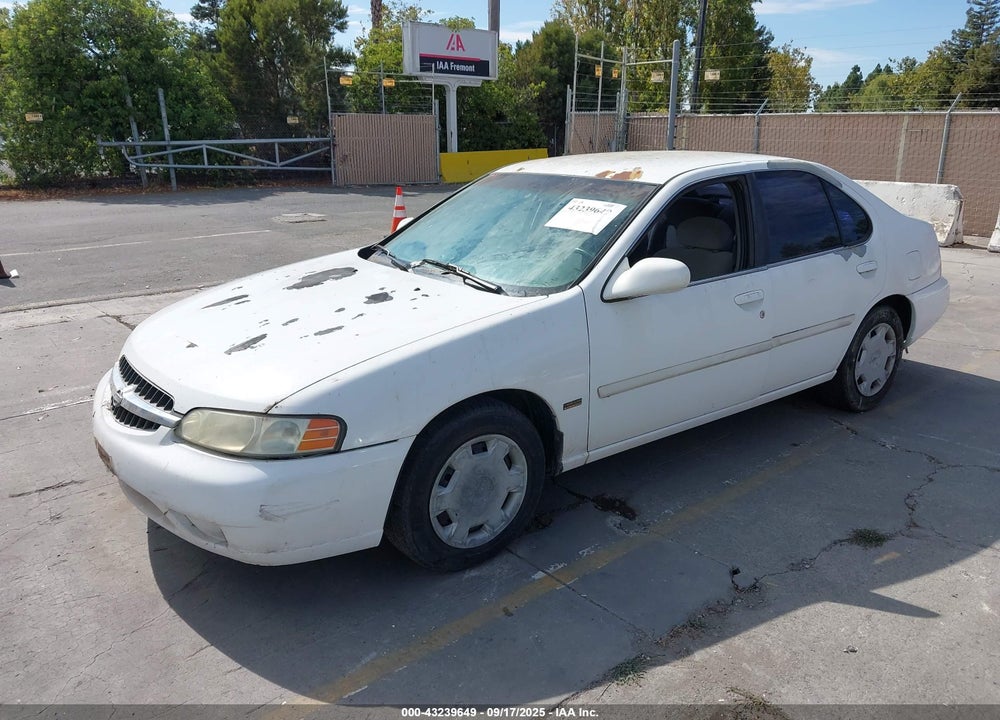 2001 NISSAN ALTIMA GXE VIN: 1N4DL01D01C148889