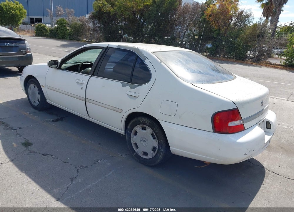 2001 NISSAN ALTIMA GXE VIN: 1N4DL01D01C148889