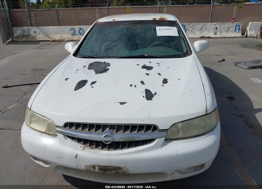 2001 NISSAN ALTIMA GXE VIN: 1N4DL01D01C148889