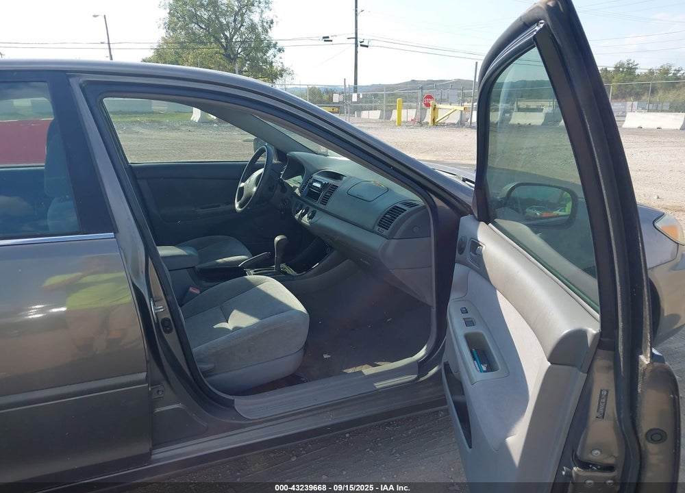 2004 TOYOTA CAMRY LE VIN: 4T1BE32K84U835347