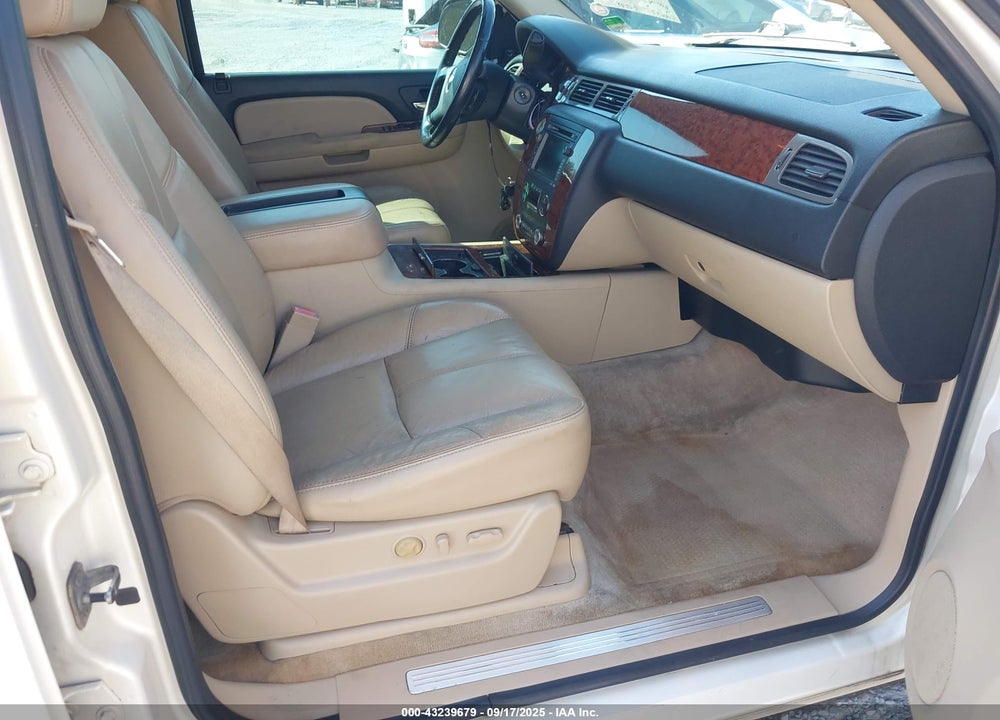 2008 CHEVROLET TAHOE LTZ VIN: 1GNFC13038R211436