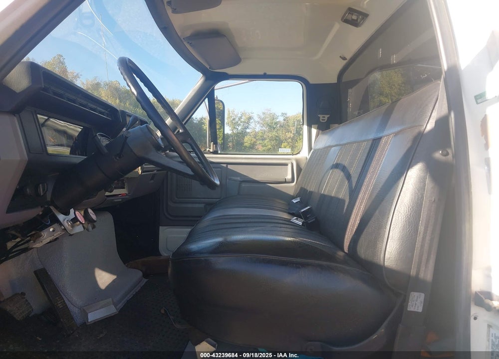 1998 FORD F800 VIN: 1FDXF80C9WVA10684