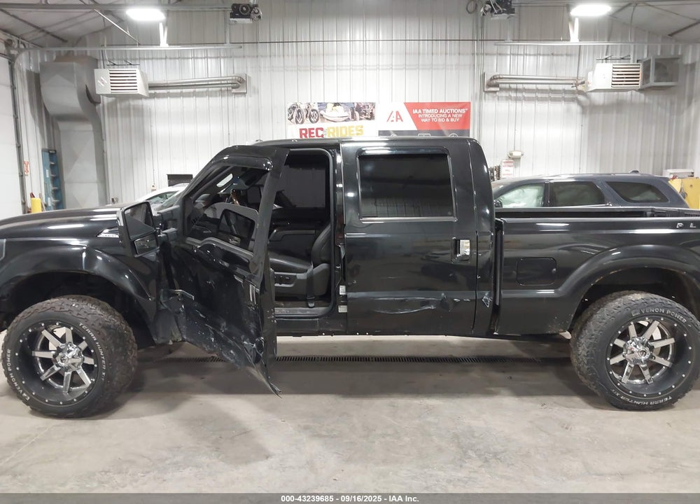 2013 FORD F-250 LARIAT VIN: 1FT7W2BT8DEB83933