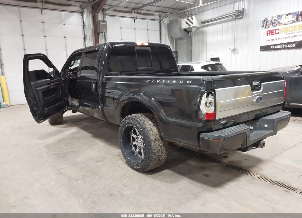 2013 FORD F-250 LARIAT VIN: 1FT7W2BT8DEB83933