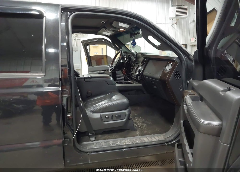 2013 FORD F-250 LARIAT VIN: 1FT7W2BT8DEB83933