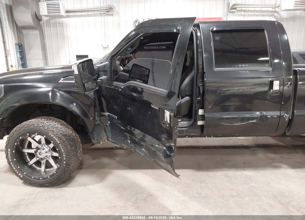 2013 FORD F-250 LARIAT VIN: 1FT7W2BT8DEB83933