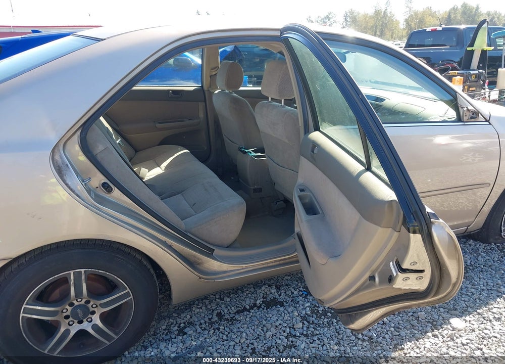 2002 TOYOTA CAMRY LE VIN: JTDBE32K920074420