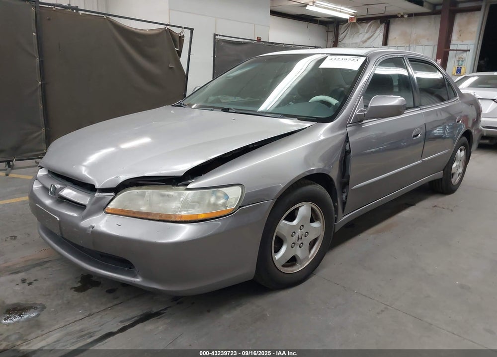 2000 HONDA ACCORD 3.0 EX VIN: 1HGCG1651YA060426
