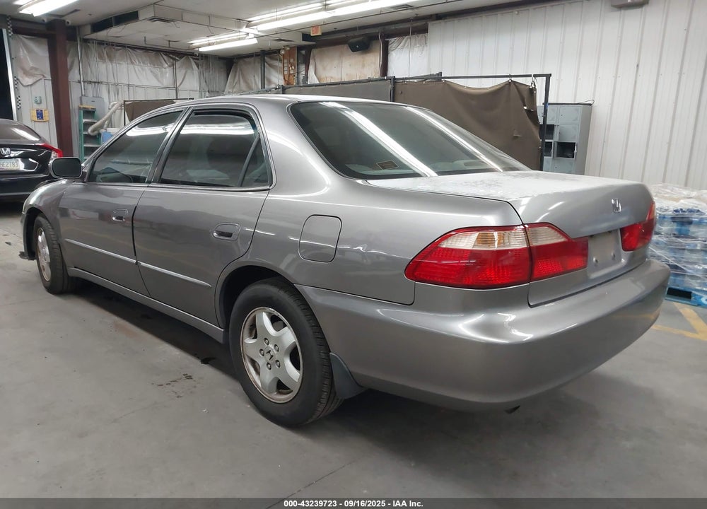 2000 HONDA ACCORD 3.0 EX VIN: 1HGCG1651YA060426
