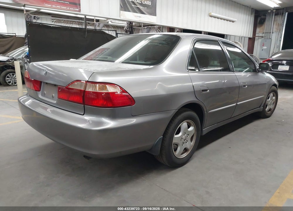 2000 HONDA ACCORD 3.0 EX VIN: 1HGCG1651YA060426
