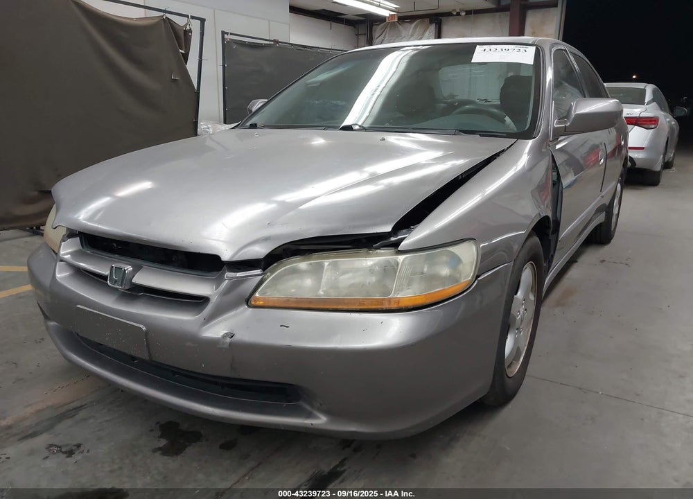 2000 HONDA ACCORD 3.0 EX VIN: 1HGCG1651YA060426