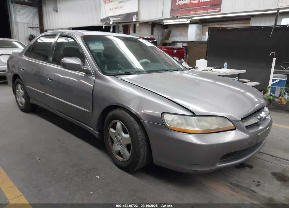 2000 HONDA ACCORD 3.0 EX VIN: 1HGCG1651YA060426