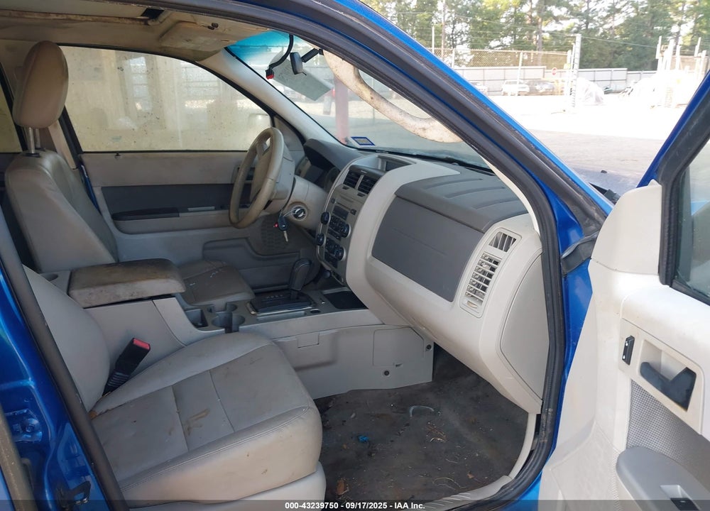 2011 FORD ESCAPE VIN: 1FMCU0DG2BKA55433