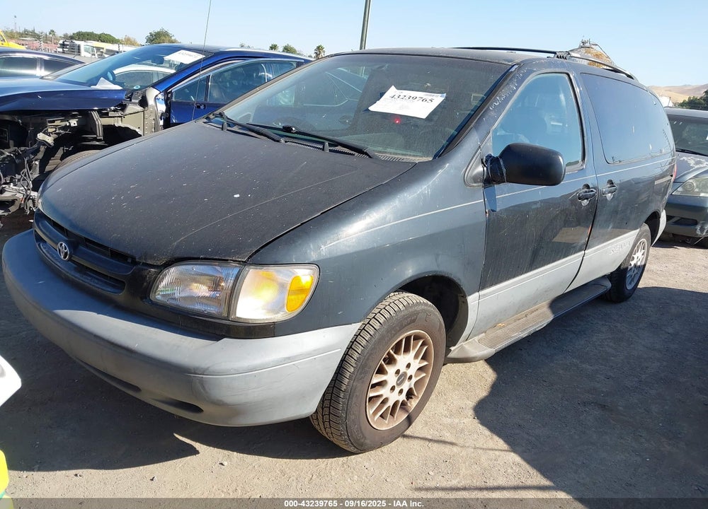 1998 TOYOTA SIENNA LE VIN: 4T3ZF13C4WU075578