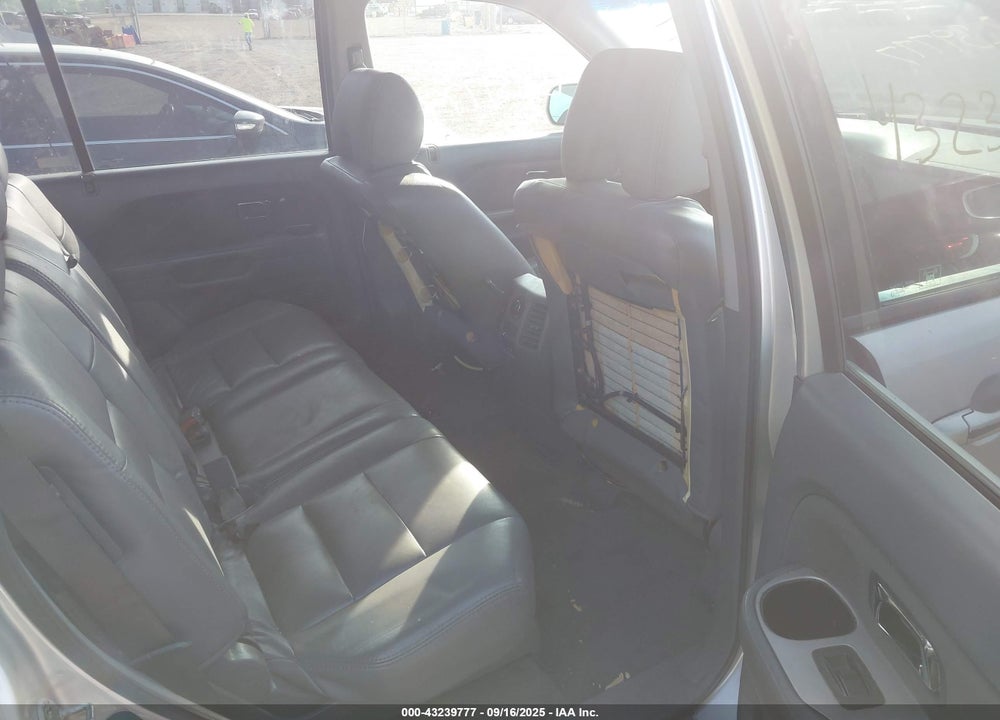 2008 HONDA PILOT SE VIN: 5FNYF183X8B031646
