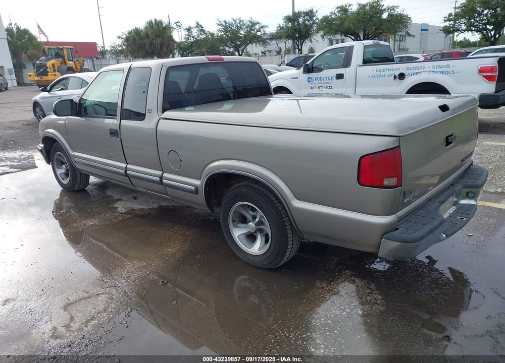 2001 CHEVROLET S-10 LS VIN: 1GCCS19WX18142895